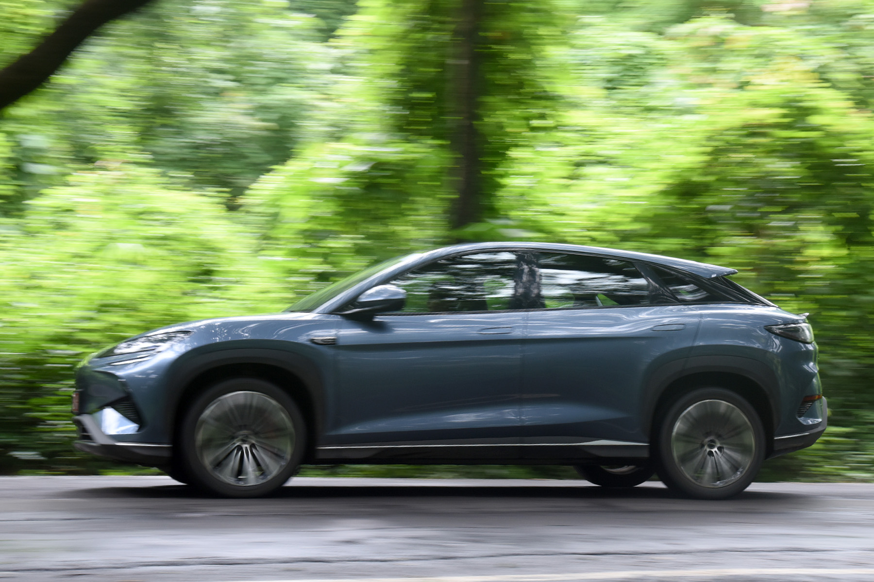 BYD Sealion 7: A Powerful & luxurious electric SUV   